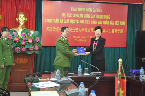 Đoàn đại biểu cấp cao Đại học Ev88 dang cap thuong luu Trung Quốc thăm và làm việc tại EV88 - Link Đăng Ký, Đăng Nhập EV88.Com Chính thức
